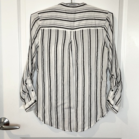 🍀LUCKY BRAND🍀 | Women’s Black & White Vertical Striped Button Down Shirt - Picture 6 of 6